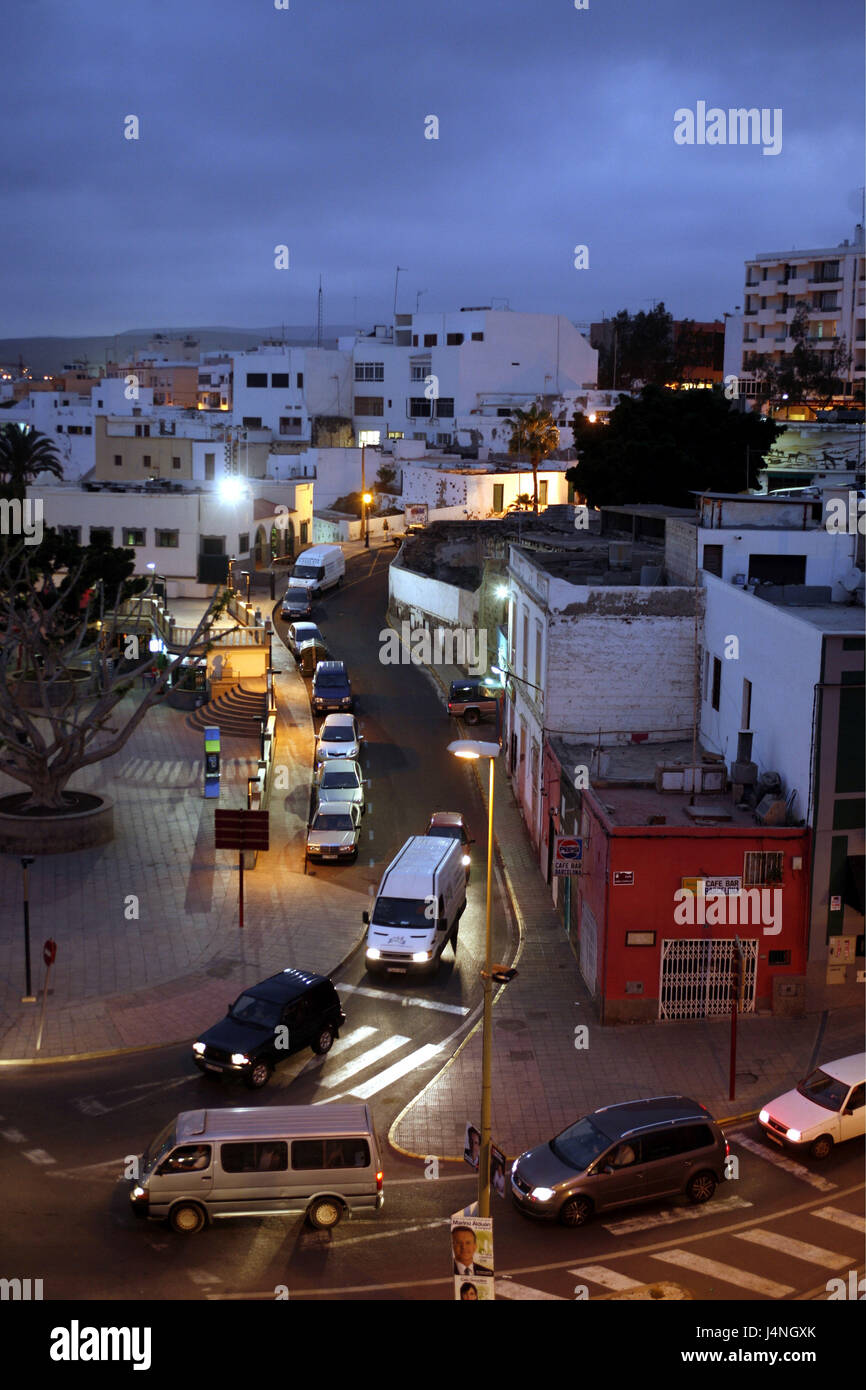 Spanien, Fuerteventura, Corralejo, Straßenszene, Abend, Stockfoto