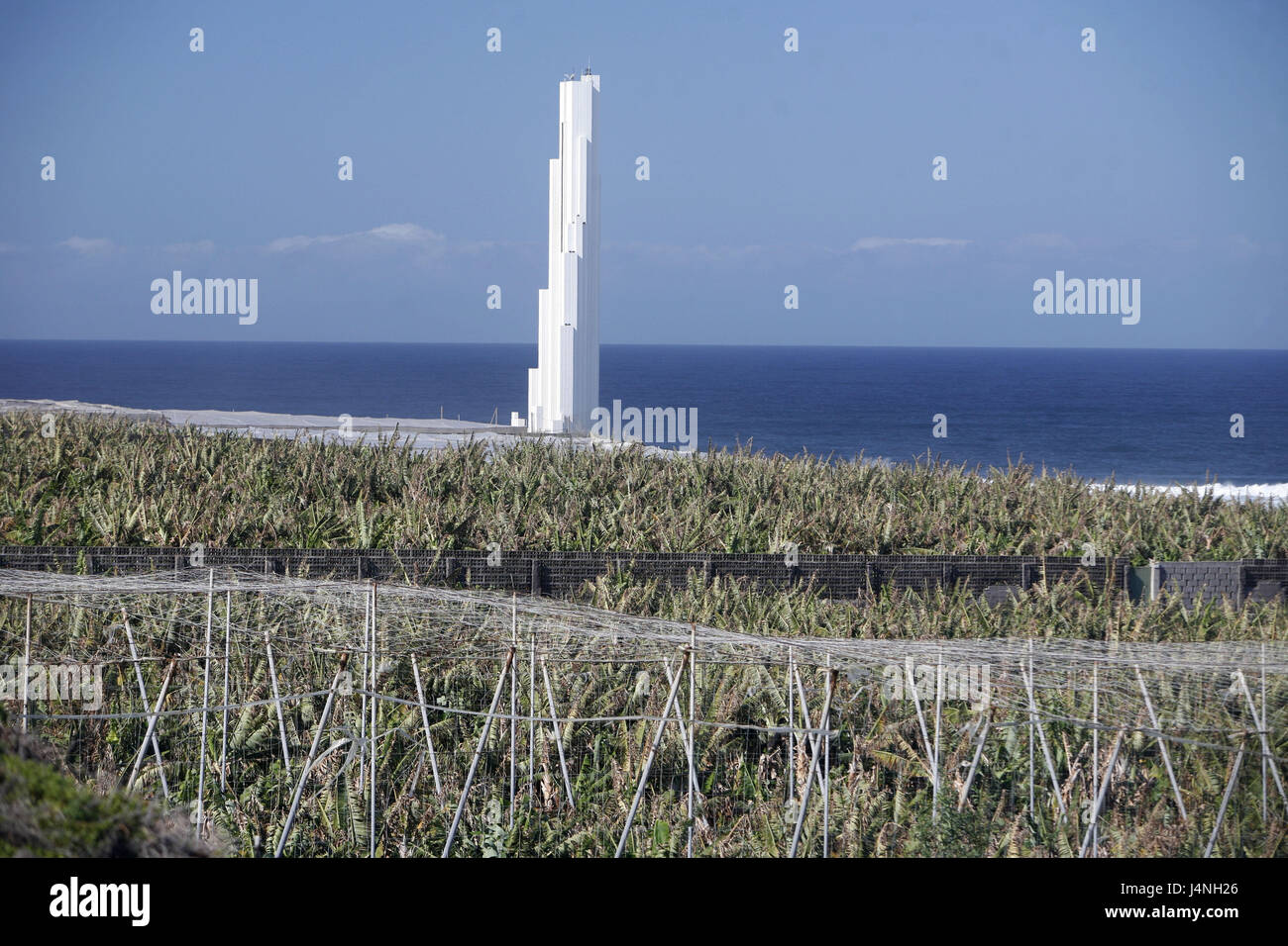 Spanien, Teneriffa, Punta del Hidalgo, Playa de aus Troches, Bananenplantage, Denkmal, Blick aufs Meer, Stockfoto