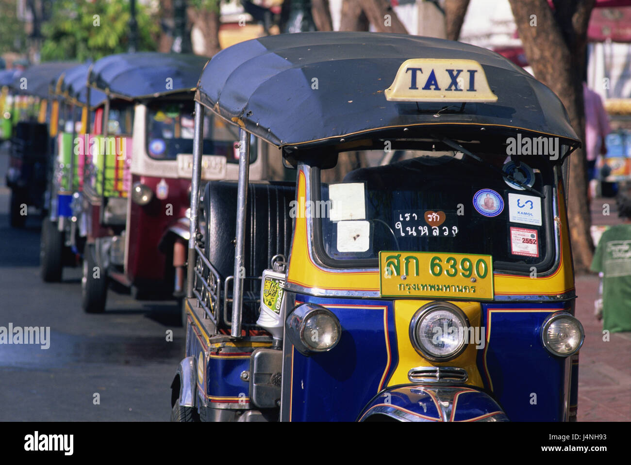 Thailand, Bangkok, Straßenszene, Taxistand, Tuk Tuks, Stockfoto