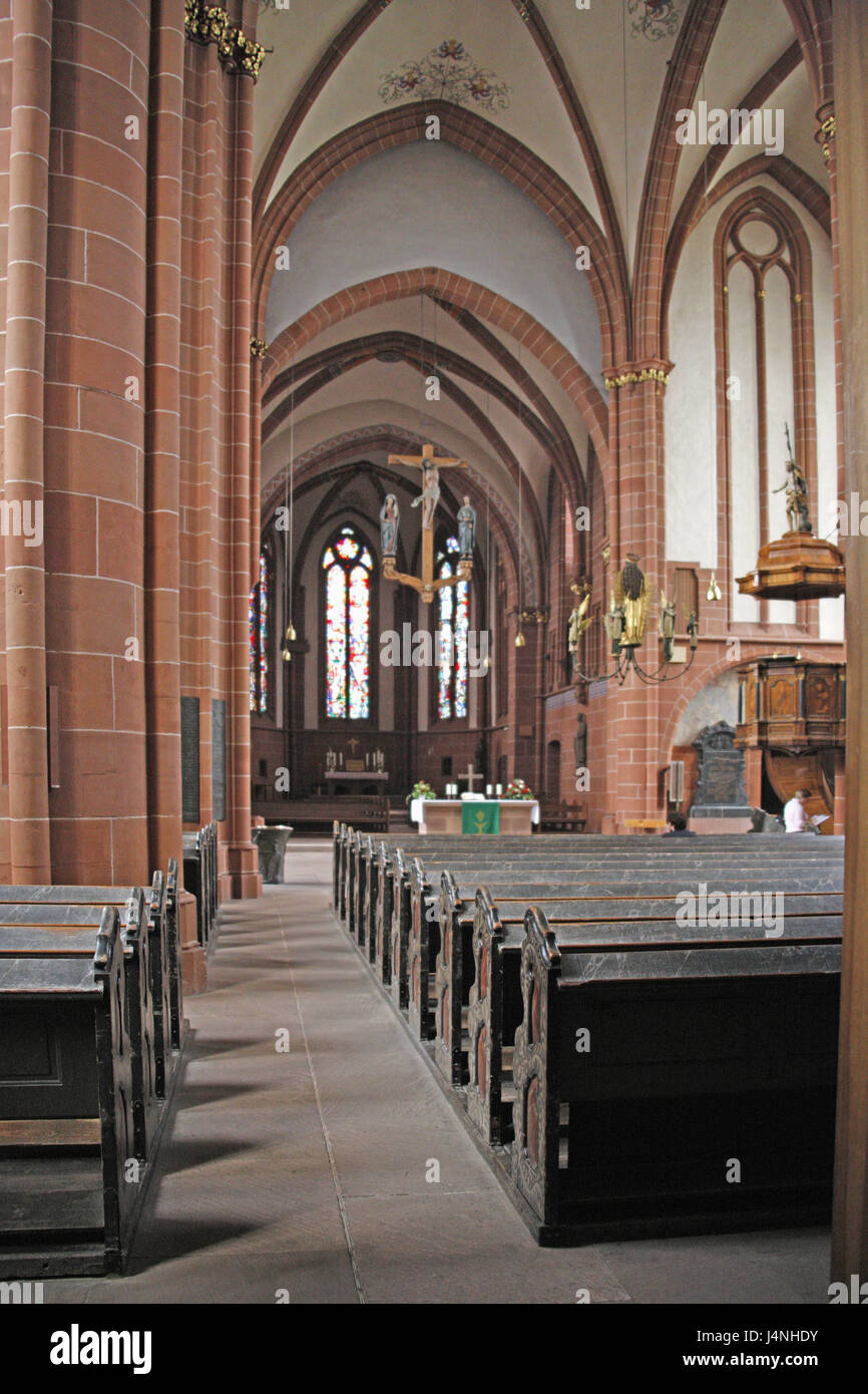 Deutschland, Hessen, Wetzlar, Kathedrale, innen, gleichzeitige Kirche, Kirche, Kirchenschiff, Altar, Kreuz, Kanzel, Holzbänke, Sättel, Religion, glaube, Christentum, niemand, Stockfoto