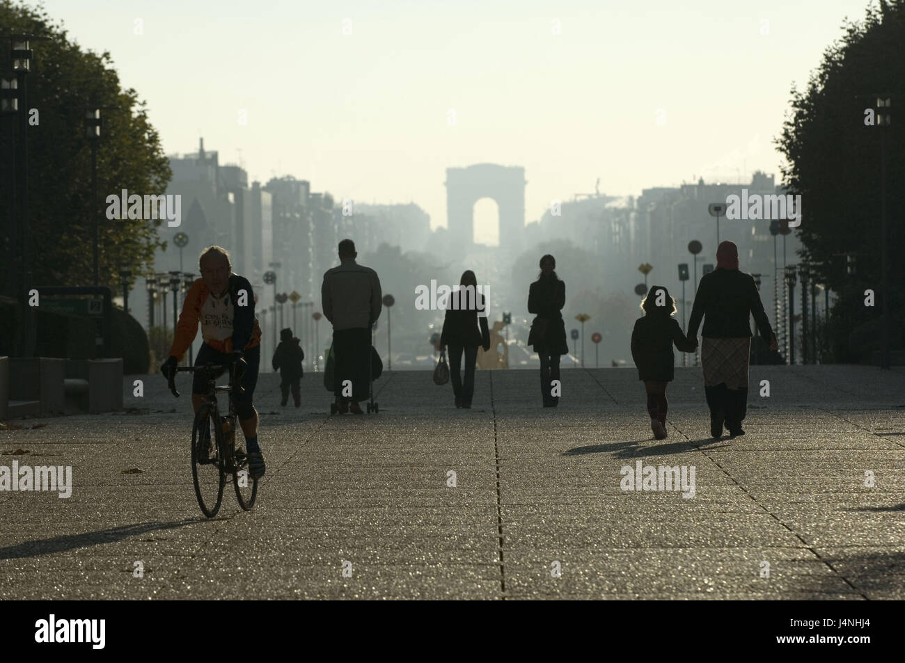 Frankreich, Paris, La Défense, Silhouette, Fußgängerzone, triumphal Bogen, Gegenlicht, Stockfoto