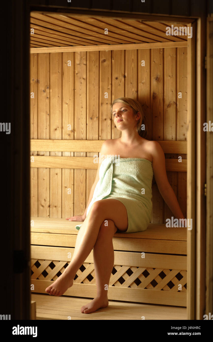 Sauna, Frau, jung, Blond, Entspannung, Person, Freizeit, Wellness, Spa, Schönheit, nehmen Sie es einfach, Wohlbefinden, Ruhe, Saunabesuch, Sauna gehen, Gesundheit, nur, Stockfoto