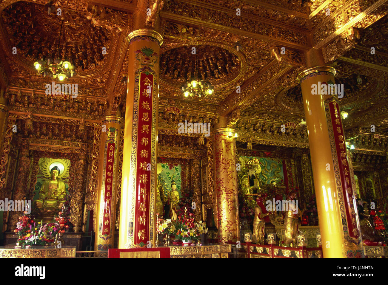 Taiwan, Kaohsiung, Chi Ming Algen Tempel, Innenaufnahme, Statuen, Säulen, Dekoration, vergoldet, Asien, Stadt, Ziel, Ort von Interesse, in der Regel für Land, glauben, Religion, Bau, Architektur, asiatisch, Architektur, herrlich, prächtig, Gold, golden, innen, menschenleer, Taoismus, Stockfoto