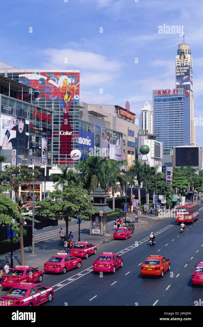 Thailand, Bangkok, Central World shopping Center, Straßenszene, Taxis, rot, Stockfoto