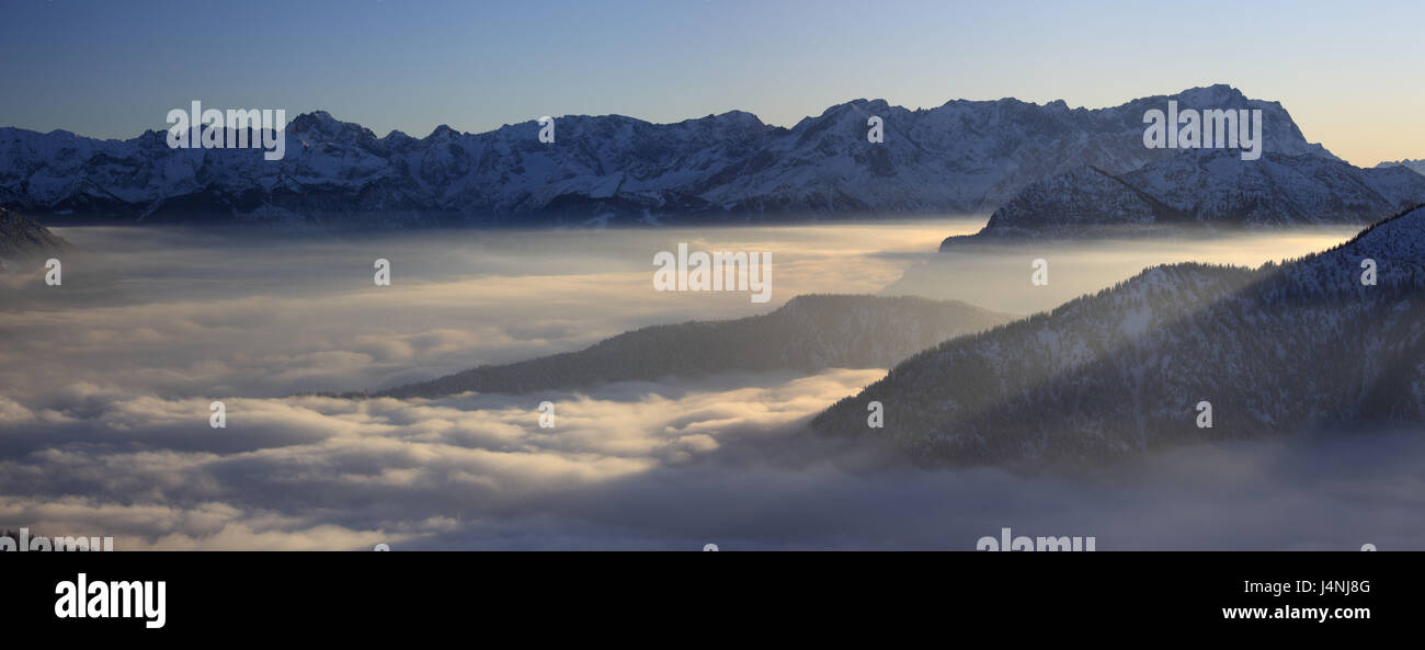 Deutschland, Bayern, Werdenfelser Land, Alpen, Meer der Wolken, Sonnenuntergang, Stockfoto