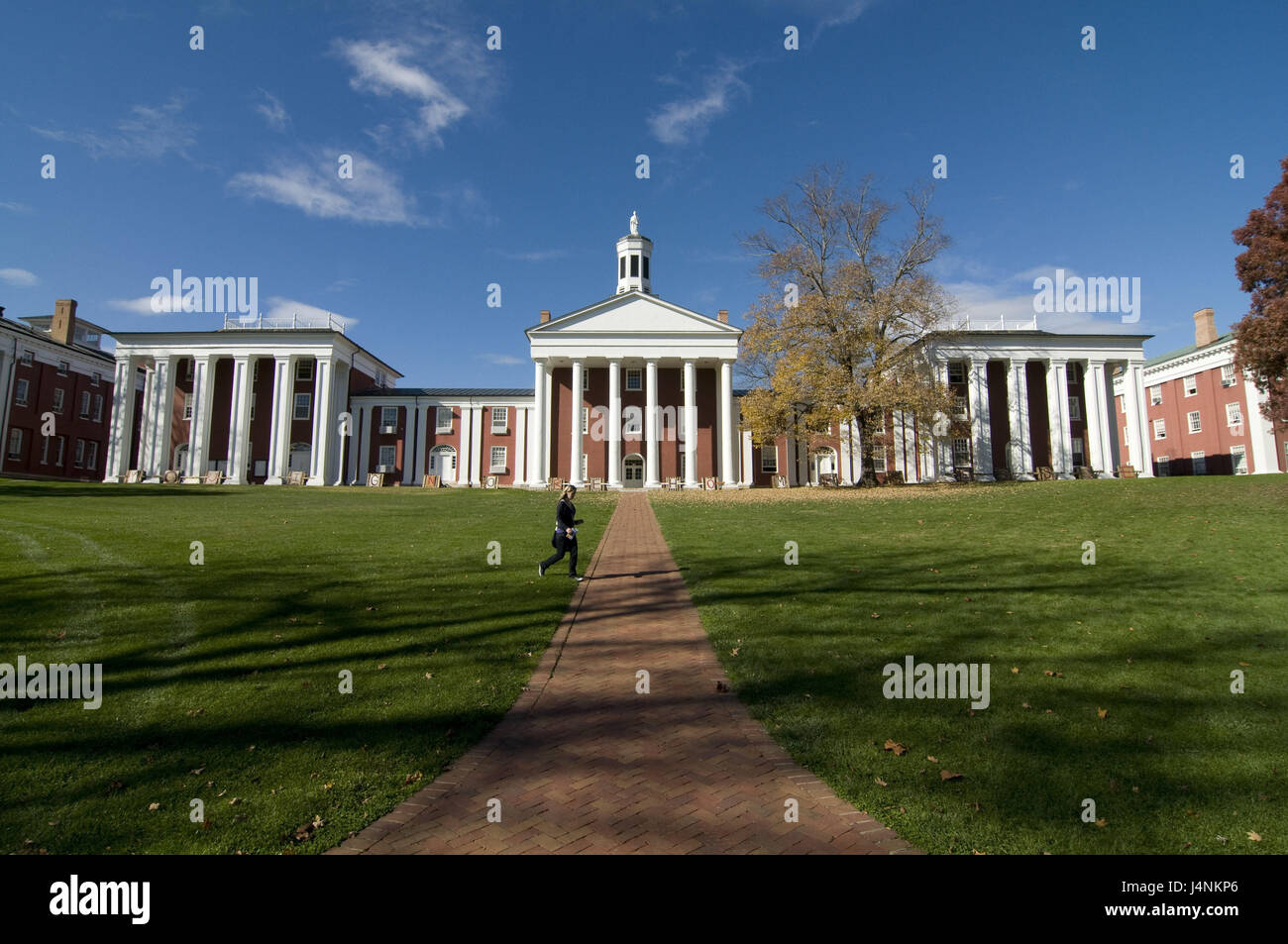 Die USA, North Carolina, Lexington, Washington und lee University, Campus, Gebäude, Weg, Student, kein Model-release Stockfoto