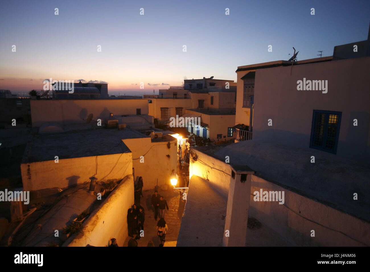 Tunesien, Sidi Bou Said, Old Town, Gassen, Abend, Übersicht Stockfoto