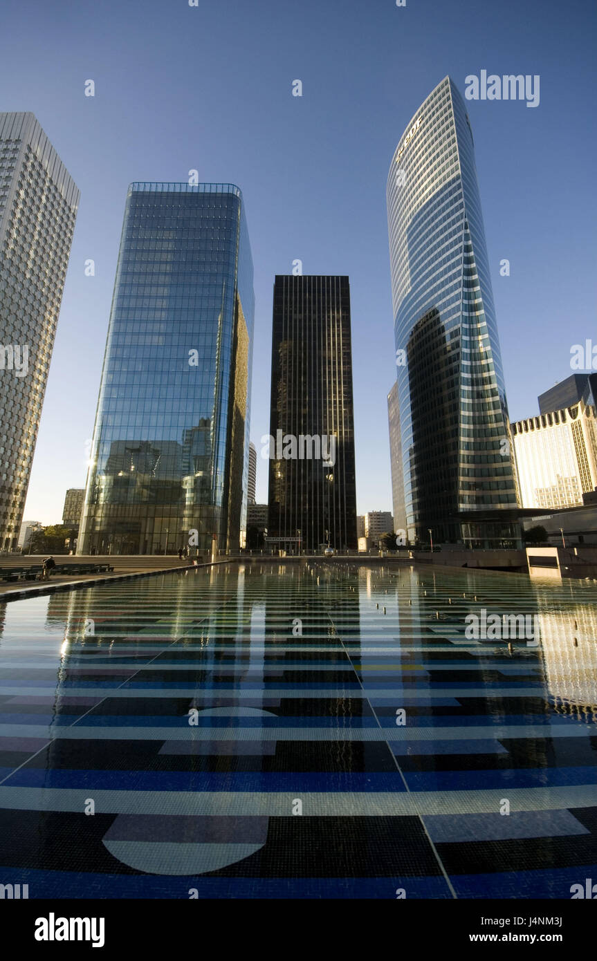 Frankreich, Paris, La Défense, Bürogebäude, Wasser Becken, Stockfoto