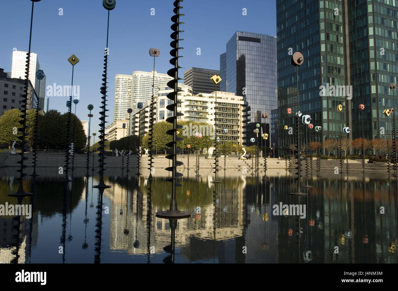 Frankreich, Paris, La Défense, Le Bassin de Takis, Skulpturen, Stockfoto