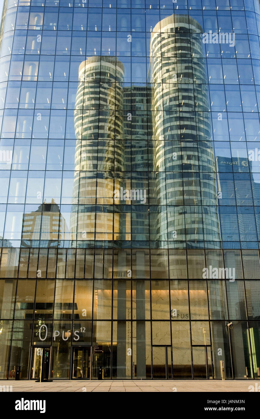 Frankreich, Paris, La Défense, Bürogebäude, Glasfront, Spiegelung, Stockfoto