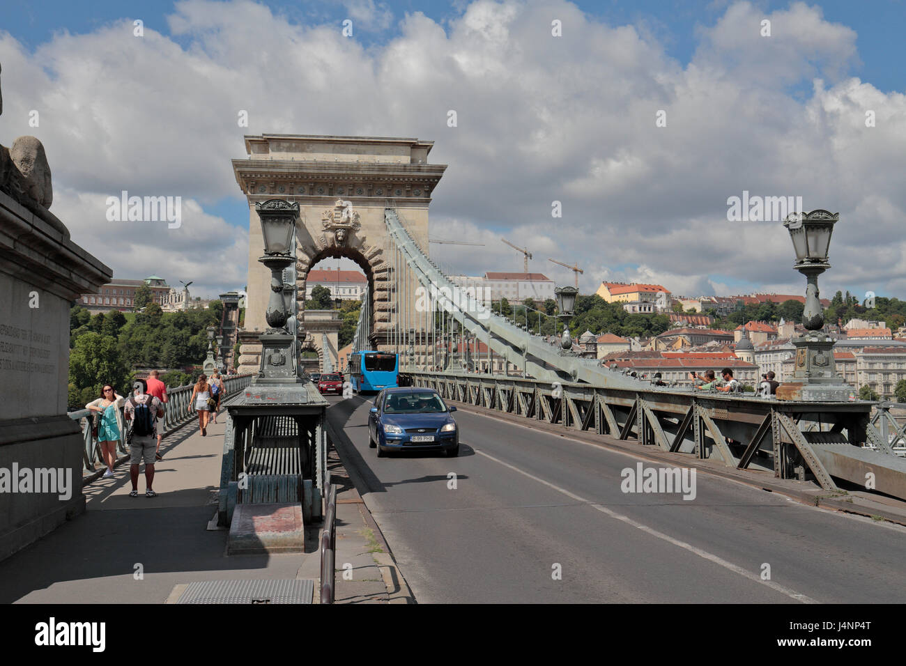 Die Kettenbrücke (Széchenyi Lánchíd) über die Donau, Budapest, Ungarn. Stockfoto