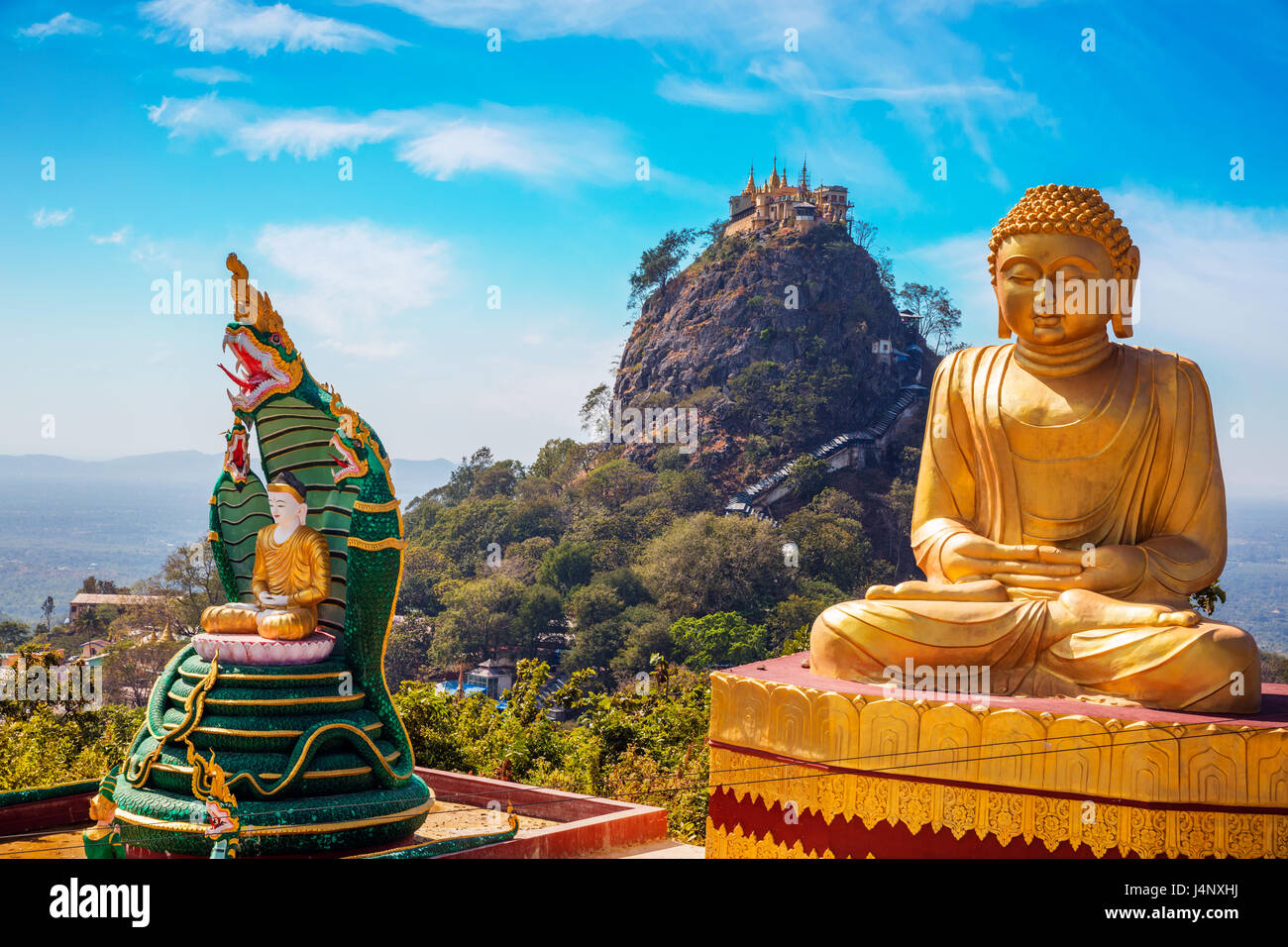 Stock Foto - Myanmar Mandalay Burma Asien Mount Popa Taung Talat Architektur Buddha Buddhismus Cobra bunten exotischen Berg Mount Skyline s Stockfoto