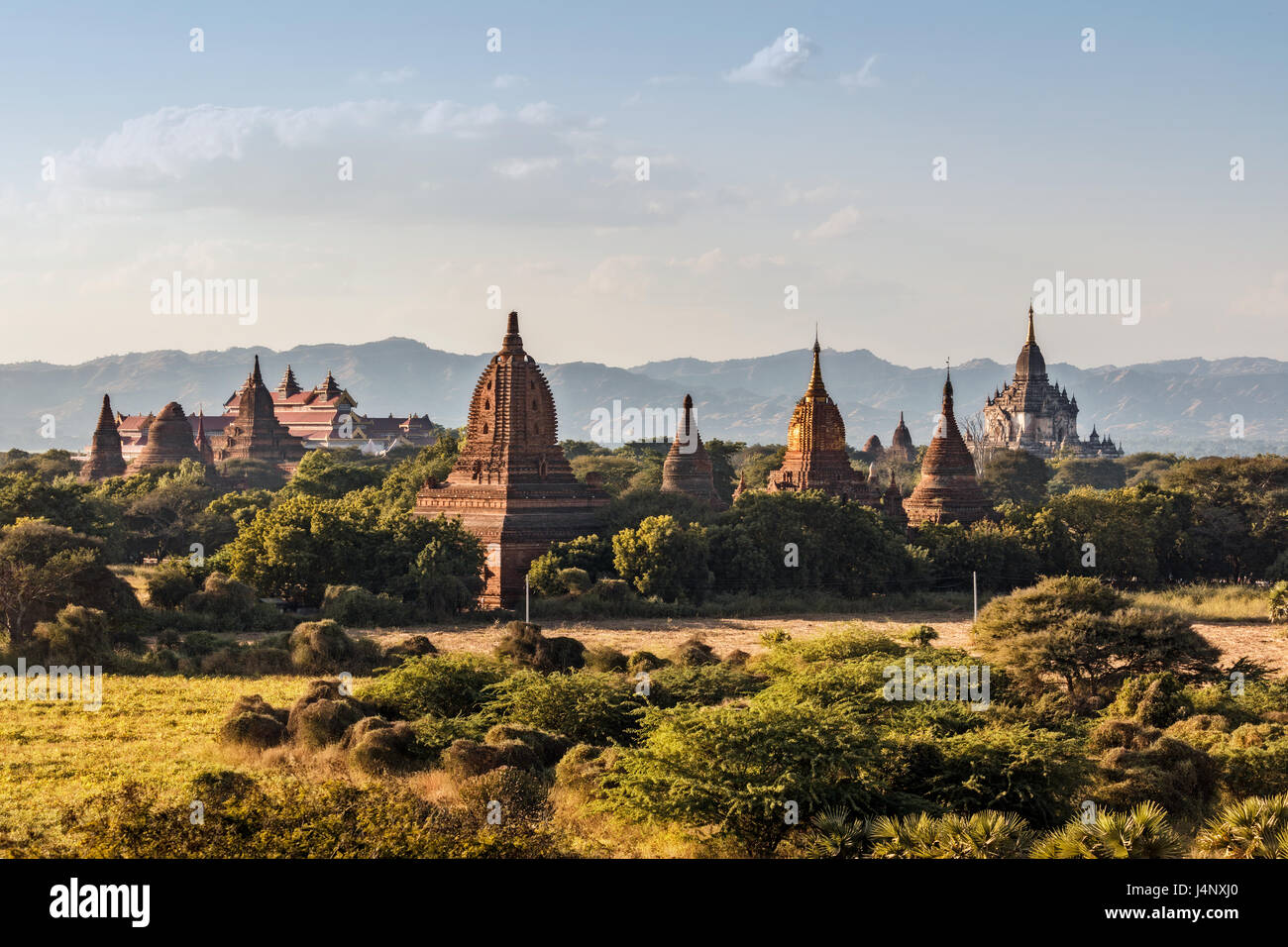 Stock Foto - Myanmar Sunrise in Bagan Stockfoto