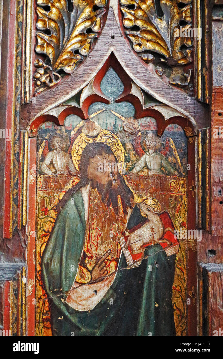 Detail aus dem mittelalterlichen Lettner in der Pfarrkirche St. Michael in Aylsham, Norfolk, England, Vereinigtes Königreich. Stockfoto