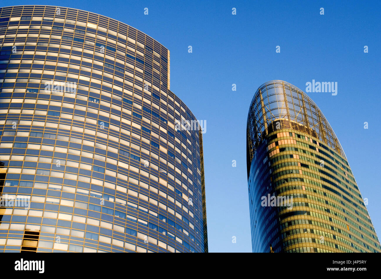 Frankreich, Paris, La Défense, Bürogebäude, von unten, Stockfoto