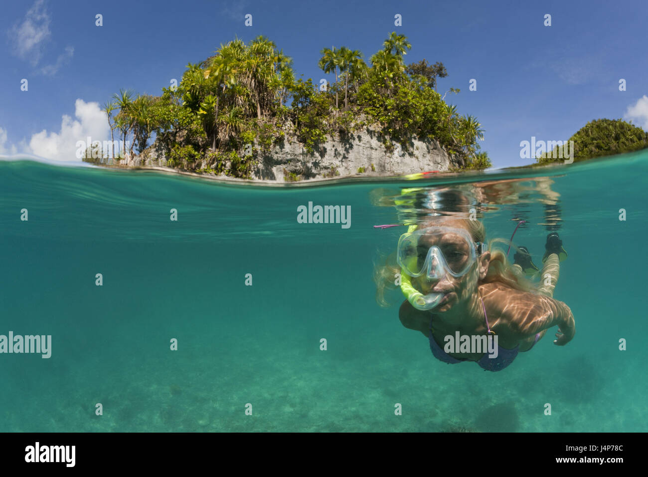 Palau, Rock Island, Inselwelt, Galle Inseln, Meer, Frau, Schnorcheln, unter Wasser, Stockfoto