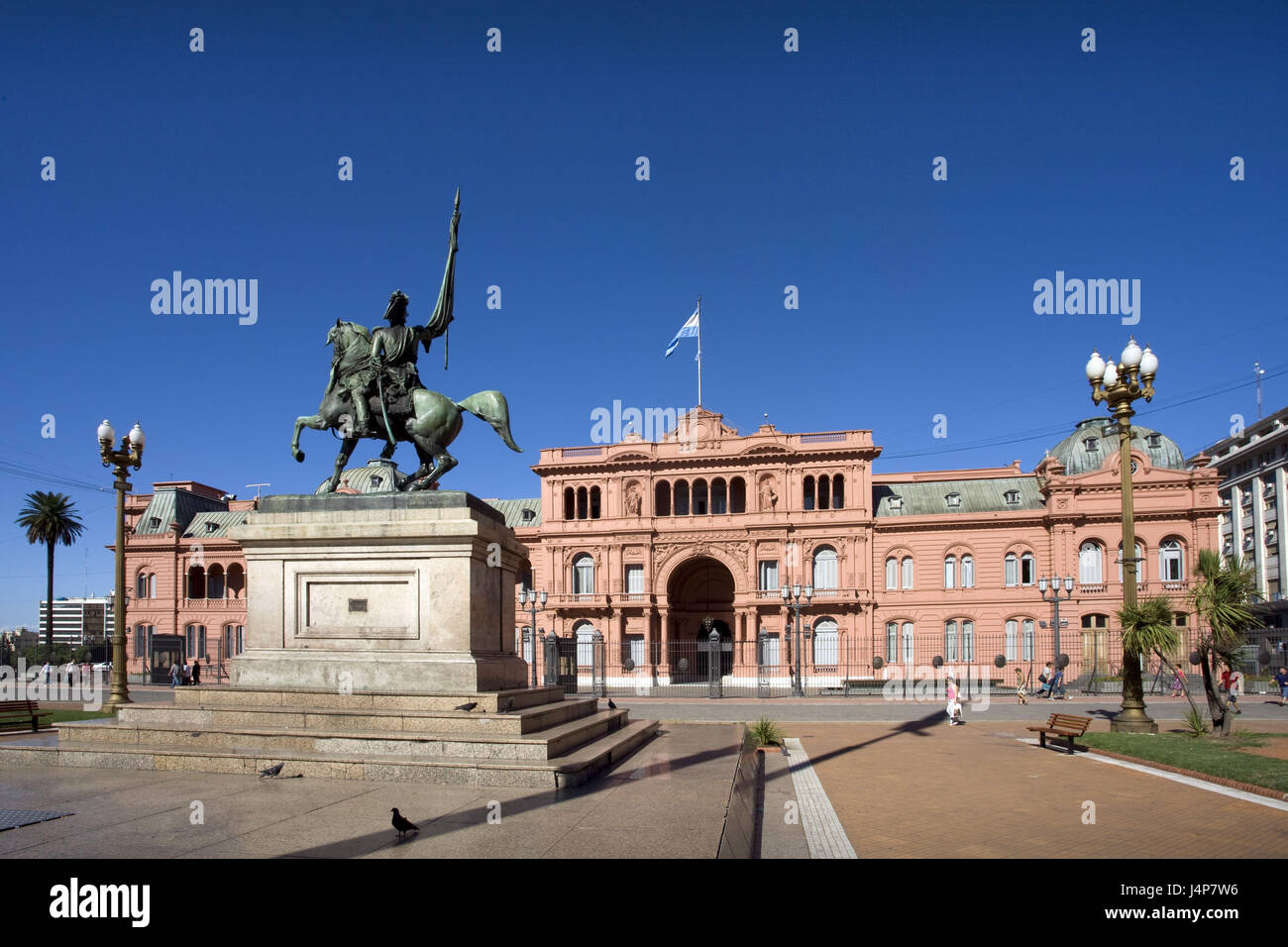 Argentinien, Buenos Aires, Plaza de Mayo, der Präsidentenpalast, Reiterstandbild, Stockfoto