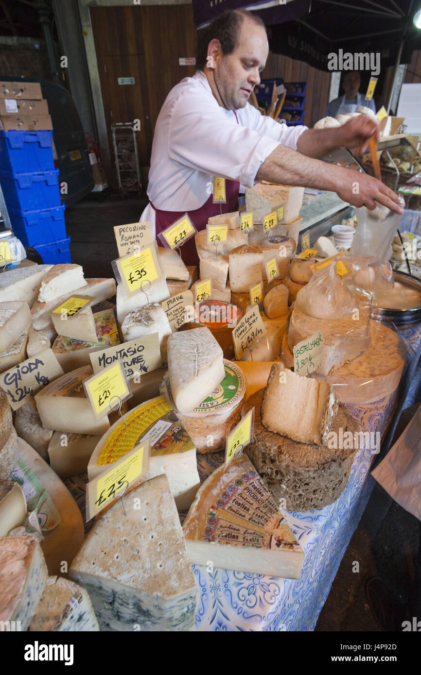 England, London, Southwark, Borough Market, Marktstand, Käse, Stockfoto