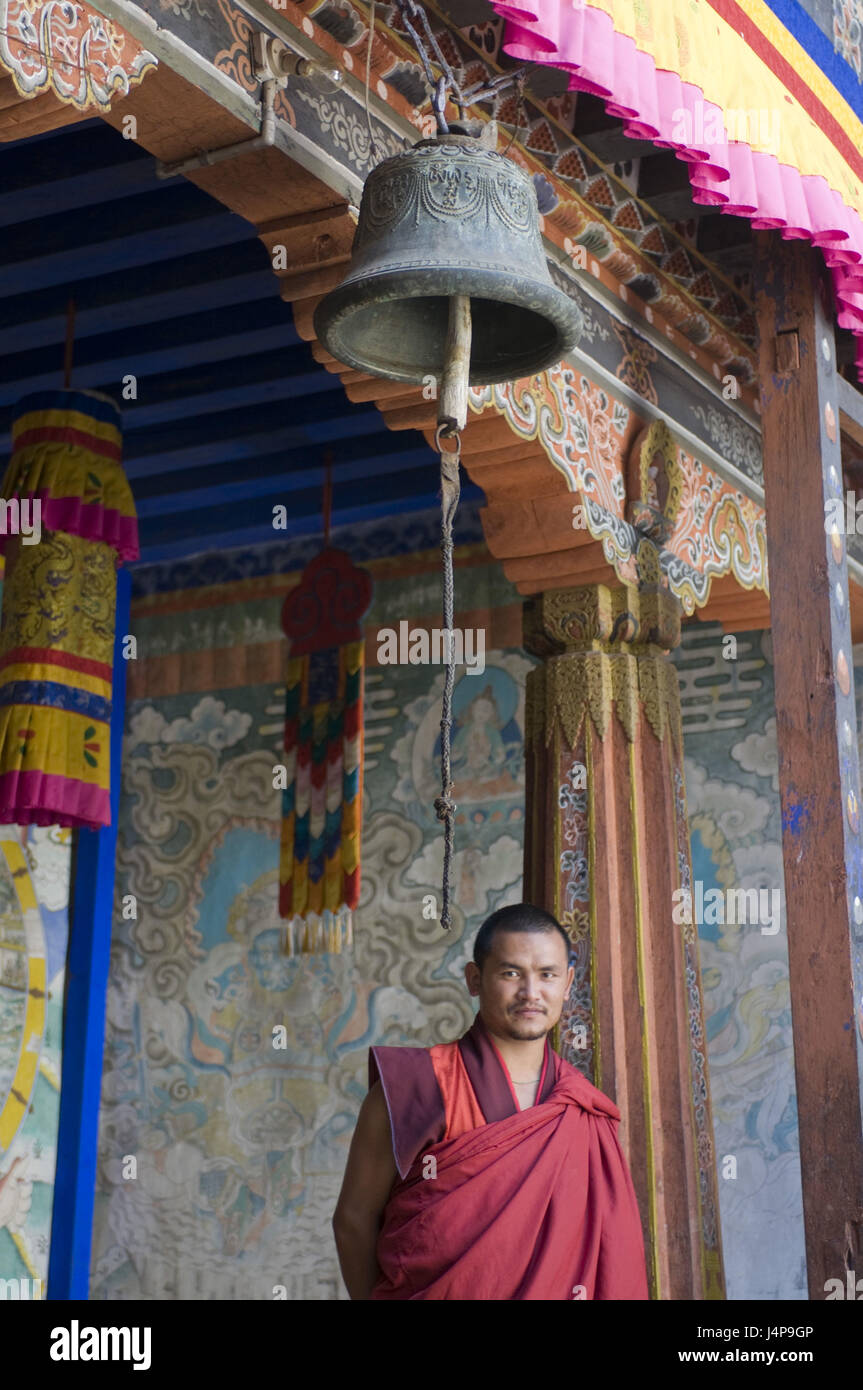 Mönch, Bell, Burg, Wangude Phon Zwang, Bhutan, kein Model-release Stockfoto