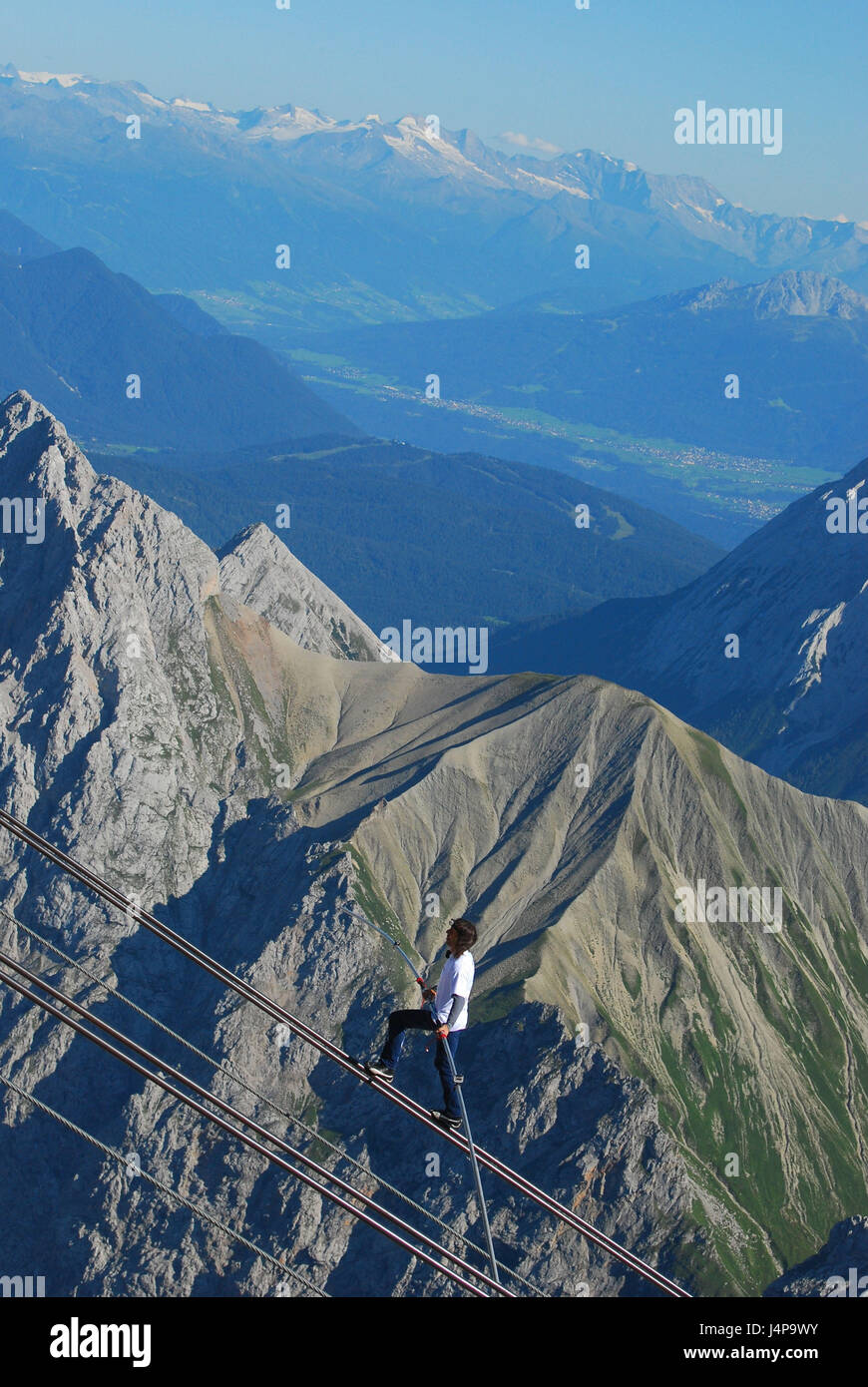 Deutschland, Bayern, Werdenfels, Grainau, Zugspitze, Seil-Artistin Freddi Nock, Weltrekord in der Tragseillauf, Stockfoto