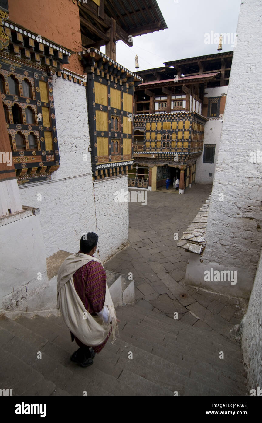 Treppen, Eingang, Kloster, Dzong, Paro, Bhutan, Mann, Rückansicht, kein Model-Release Stockfoto