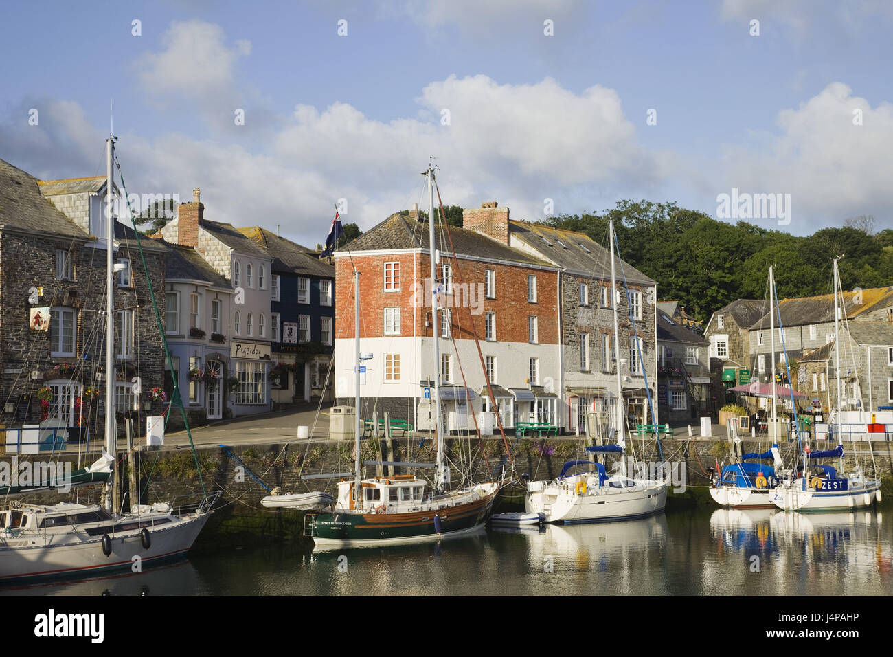 Großbritannien, England, Cornwall, Padstow, Blick auf die Stadt, Hafen, Stiefel, Stockfoto