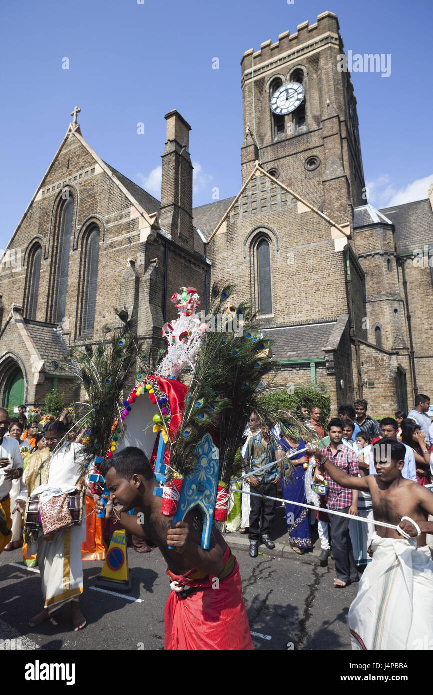 Großbritannien, England, London, Ealing, Shri Kanaga Kai Thurk Amman Tempel, Chariot Festival, Teilnehmer, kein Model-Release, Stockfoto