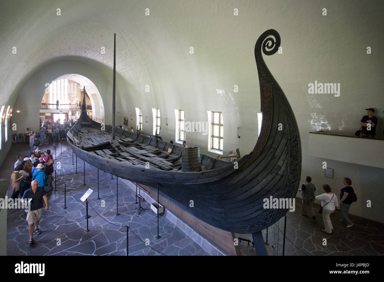 Norwegen, Oslo, Bygdoy, Viking ship Museum, Probe nicht zum Verkauf, Besucher, Stockfoto
