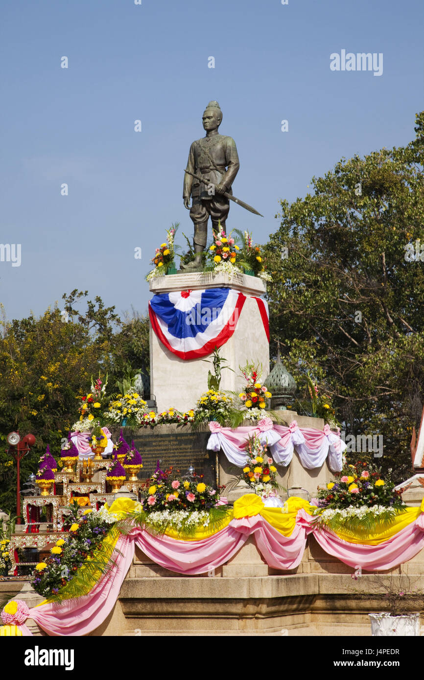 Thailand, Ayutthaya, Ayutthaya Historical Park, König Uthong-Denkmal, Blumenschmuck, Stockfoto