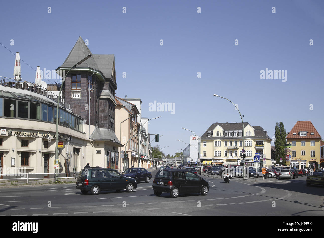 Deutschland, Berlin, Lichtfeld im Osten, Straßenszene, Stockfoto