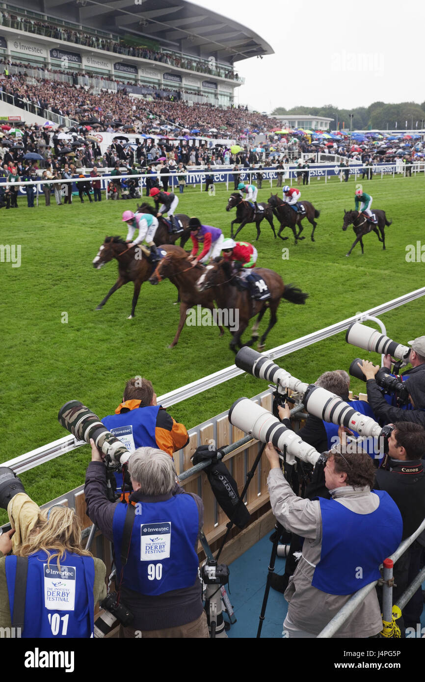Großbritannien, England, London, Epsom Derby, das Pferderennen, Journalist, kein Model-Release Stockfoto
