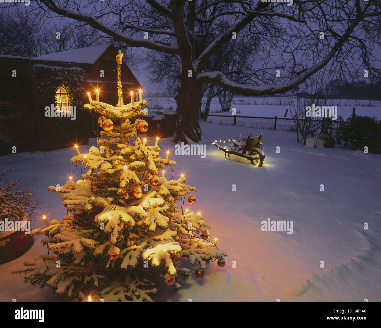 Deutschland wohnhaus weihnachtsdeko Fotos und Bildmaterial in hoher