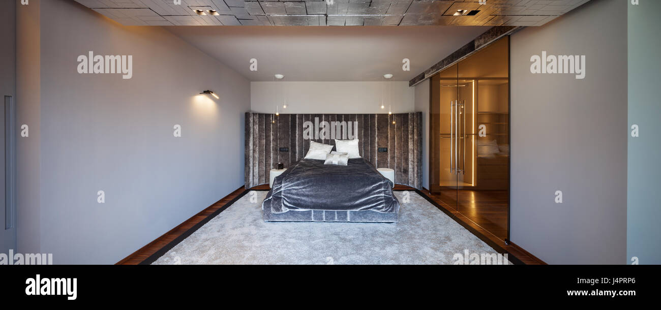 Moderne große Luxus Schlafzimmer, Kingsize Stockfoto
