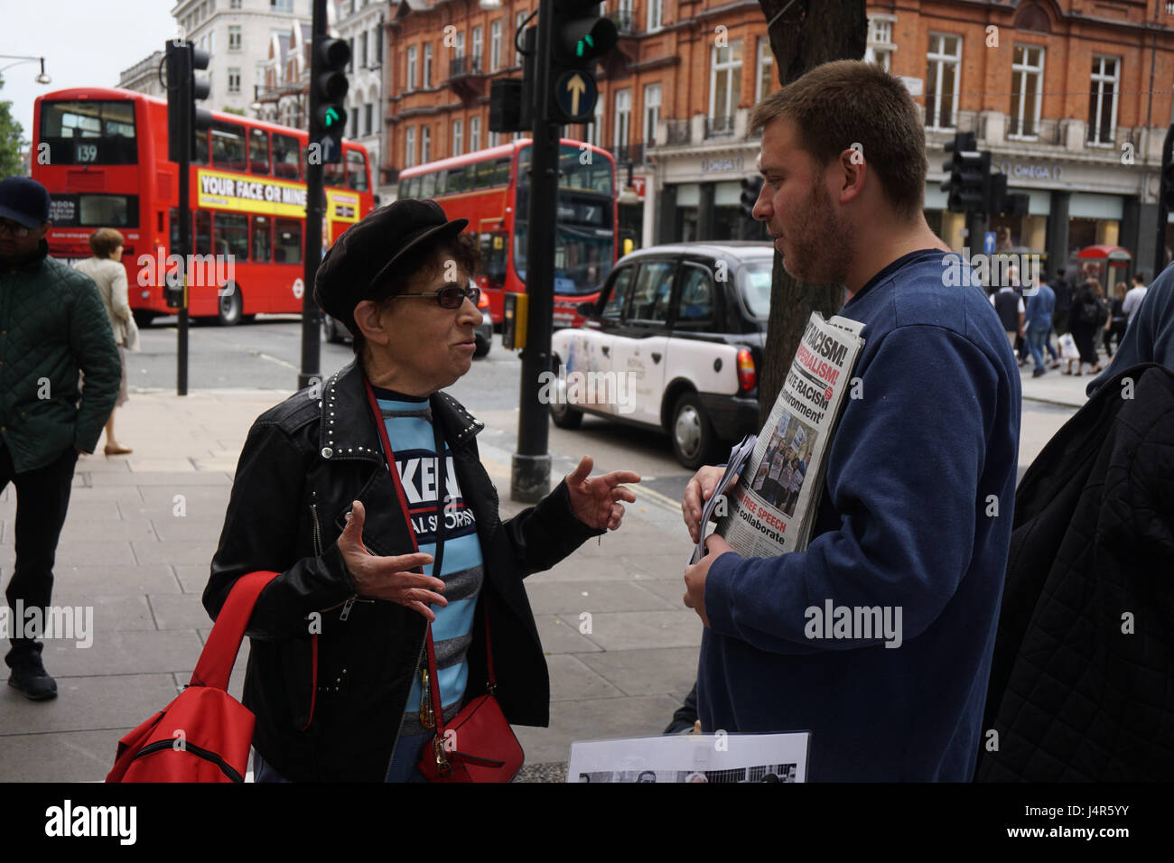 London, UK. 13. Mai 2017. Revolutionäre kommunistische Gruppe und Sieg für die Intifada Zaunlatte in Solidarität mit den palästinensischen Gefangenen derzeit im Hungerstreik in israelischen Gefängnissen und Nakba Tag Picket. Nachfrage, die Belagerung und Besetzung von Palästina Land außerhalb Marks und Spencer, Oxford Street zu beenden. Bildnachweis: Siehe Li/Alamy Live News Stockfoto