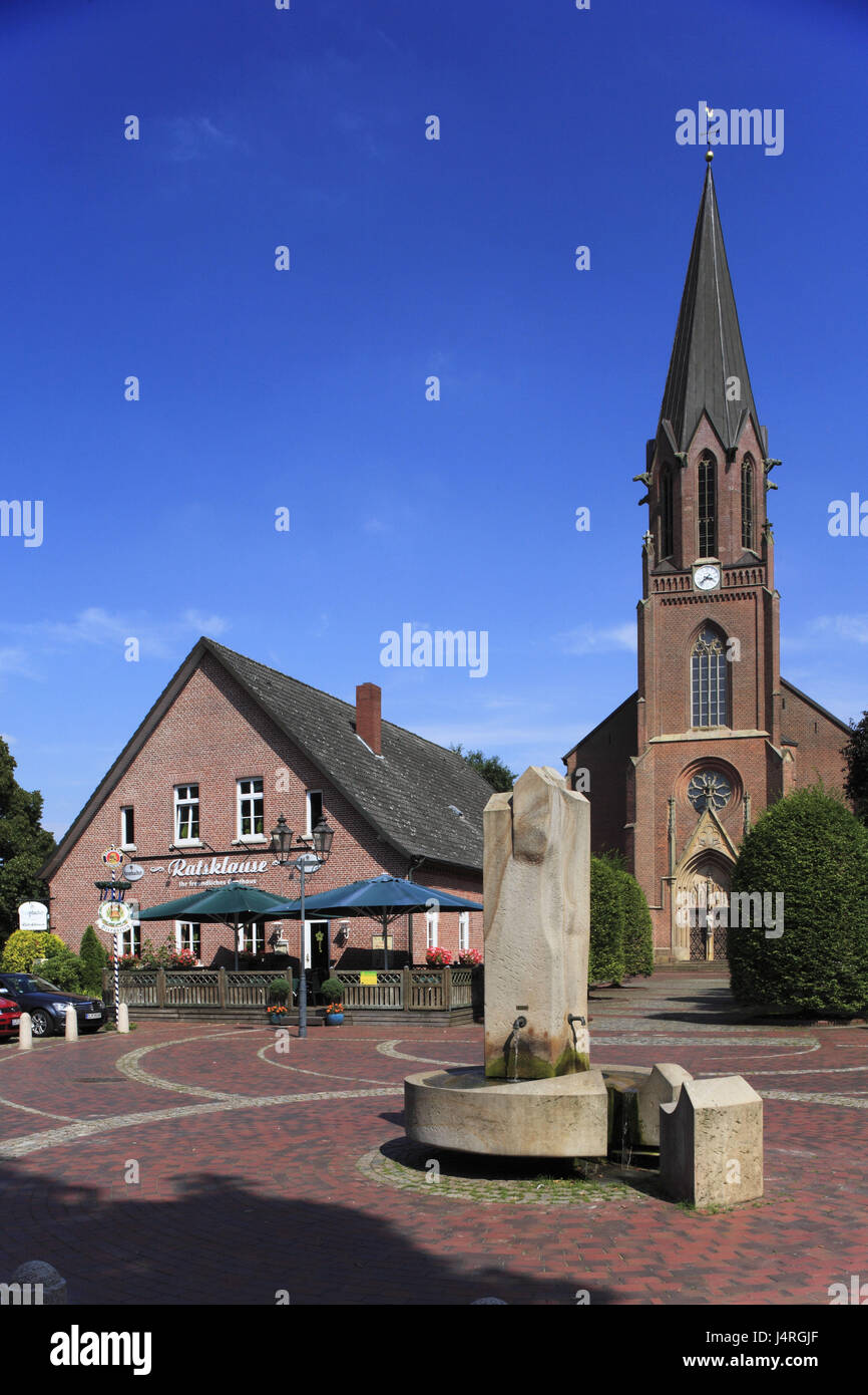 Deutschland, sanfter, Hares Tal, Kathedrale Land Oldenburg, Niedersachsen, Marktplatz, Markt, Kirche St. Katharina von Siena, katholische Kirche, Stockfoto