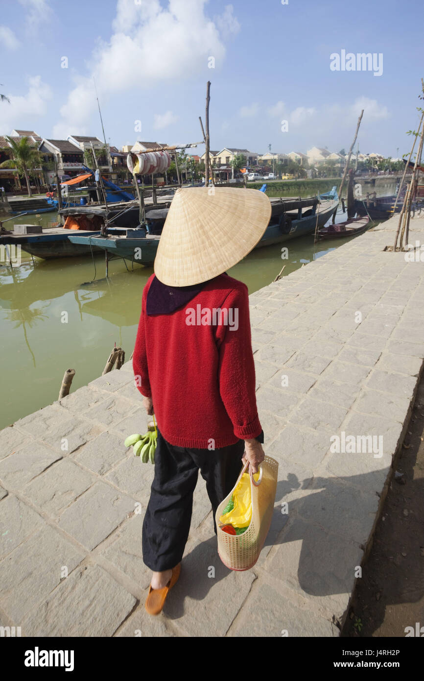 Vietnam, Hoi an, Frau, konische Pflege, Fuß, Rückansicht, kein Model-Release, Stockfoto