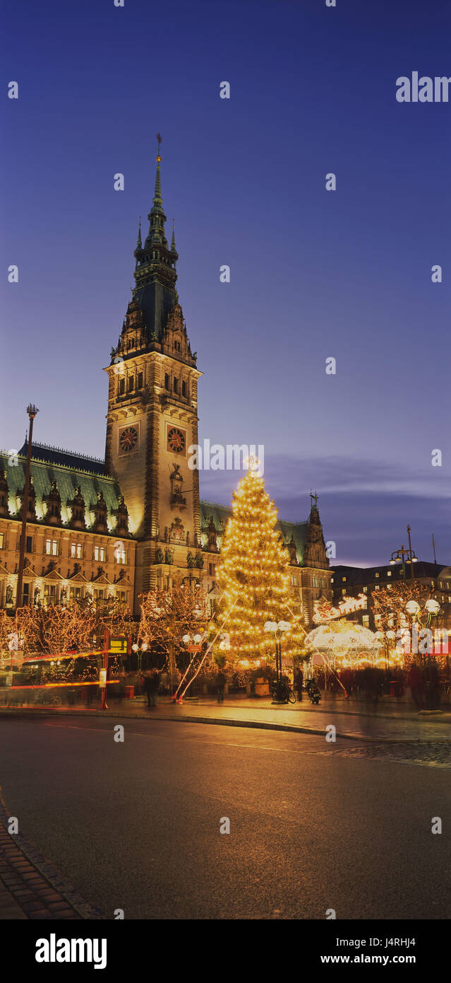 Deutschland, Hamburg, Rathaus, Weihnachtsbaum, Beleuchtung, Abend,  Norddeutschland, Hansestadt, Rathausplatz, Rathaus, Struktur, Architektur,  Ort von Interesse, Weihnachtsbeleuchtung, Dekoration, Weihnachten,  Weihnachten, Winter, tuning, Christmas fair ...