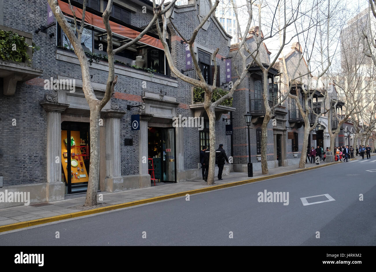 Alten Stil Gebäude der Kolonialzeit im Bezirk Xintiandi, berühmte Sehenswürdigkeit in Shanghai, China, 27. Februar 2016. Stockfoto