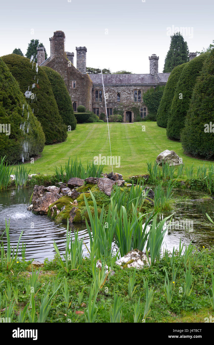 Gwydyr schloss, llanwrst, North Wales, UK mit Inhaber Peter welford & Judy Corbett und zeigt die getäfelten Speisesaal von William Randolph Hearst gekauft Stockfoto