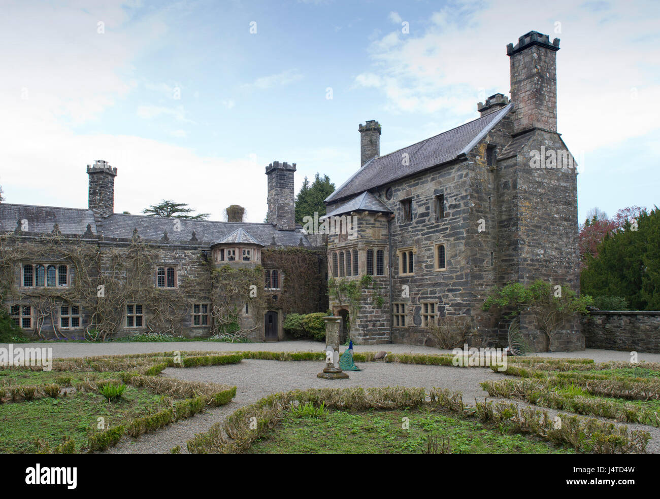 Gwydyr schloss, llanwrst, North Wales, UK mit Inhaber Peter welford & Judy Corbett und zeigt die getäfelten Speisesaal von William Randolph Hearst gekauft Stockfoto