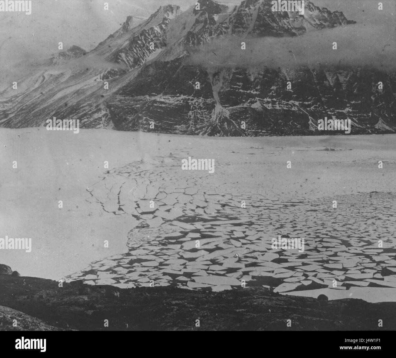 Ein Bild, das 1930 während der Wegener-Expedition aufgenommen wurde, die Teil der arktischen Erkundungsbemühungen zur Erforschung der Polarregion war. Stockfoto