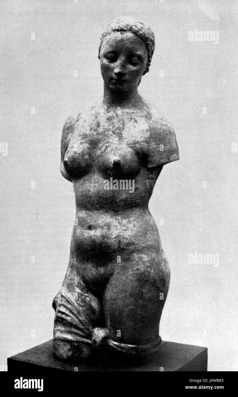 Die Torse de femme von Wilhelm Lehmbruck ist ein skulpturales Werk, das für seine Darstellung der weiblichen Form bekannt ist. Lehmbruck, ein renommierter deutscher Bildhauer, schuf dieses Stück als Teil seiner Erforschung menschlicher Emotionen und Ausdrucksformen in der Kunst. Stockfoto