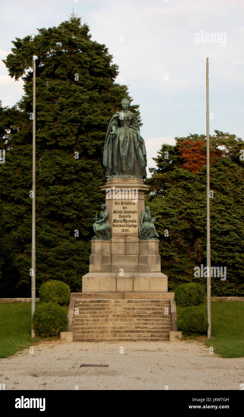 WrNeustadt Akademiepark MT Denkmal 01 Stockfoto