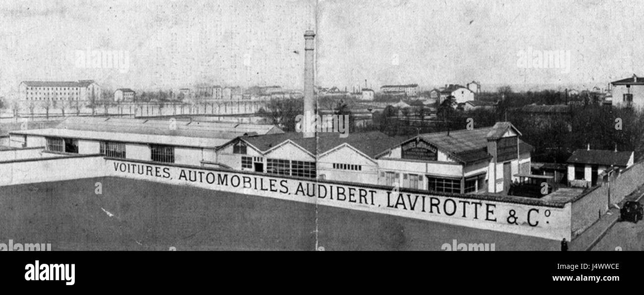 Usine Audibert et Lavirotte bezieht sich auf einen Industriestandort oder eine Fabrik, die möglicherweise in Frankreich liegt und mit den bemerkenswerten Werken von Audibert und Lavirotte verbunden ist. Die Fabrik repräsentiert die Industriegeschichte und die Rolle der französischen Industrie im frühen 20. Jahrhundert. Stockfoto