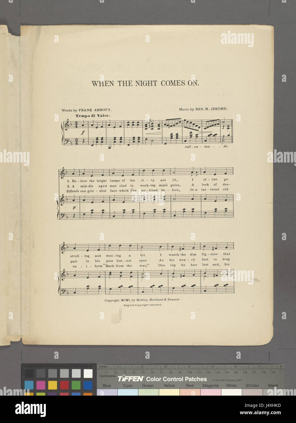 „When the Night Comes On“ ist ein Kunstwerk aus der Sammlung der New York Public Library aus dem frühen 20. Jahrhundert. Es repräsentiert wahrscheinlich Themen wie Abend, Übergang oder Dunkelheit und erforscht den Kontrast zwischen Licht und Dunkel auf symbolische oder atmosphärische Weise. Stockfoto