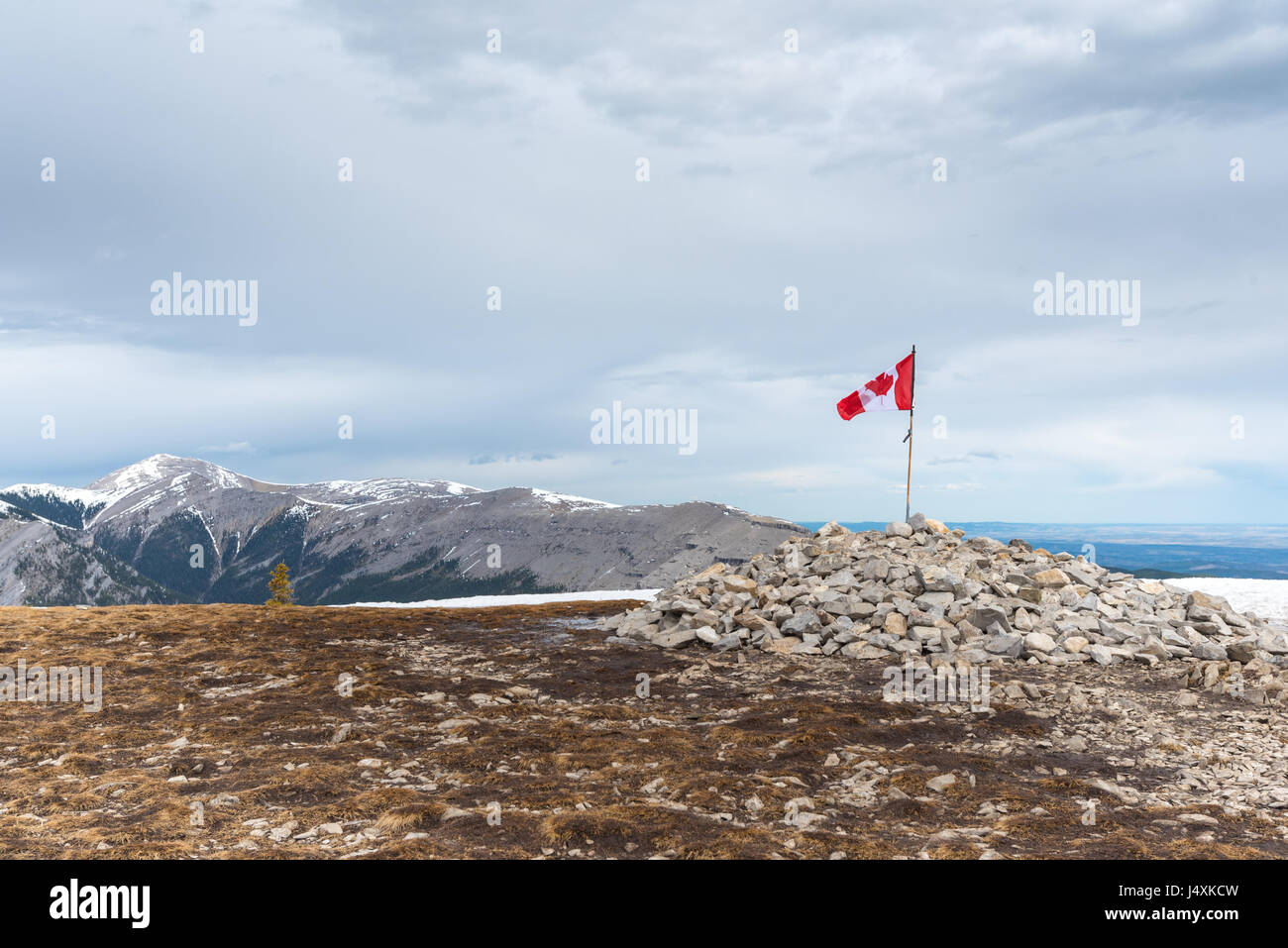 Einen herrlichen Blick auf den Osthängen der kanadischen Rocky Mountains Alberta Kanada im Frühling Stockfoto