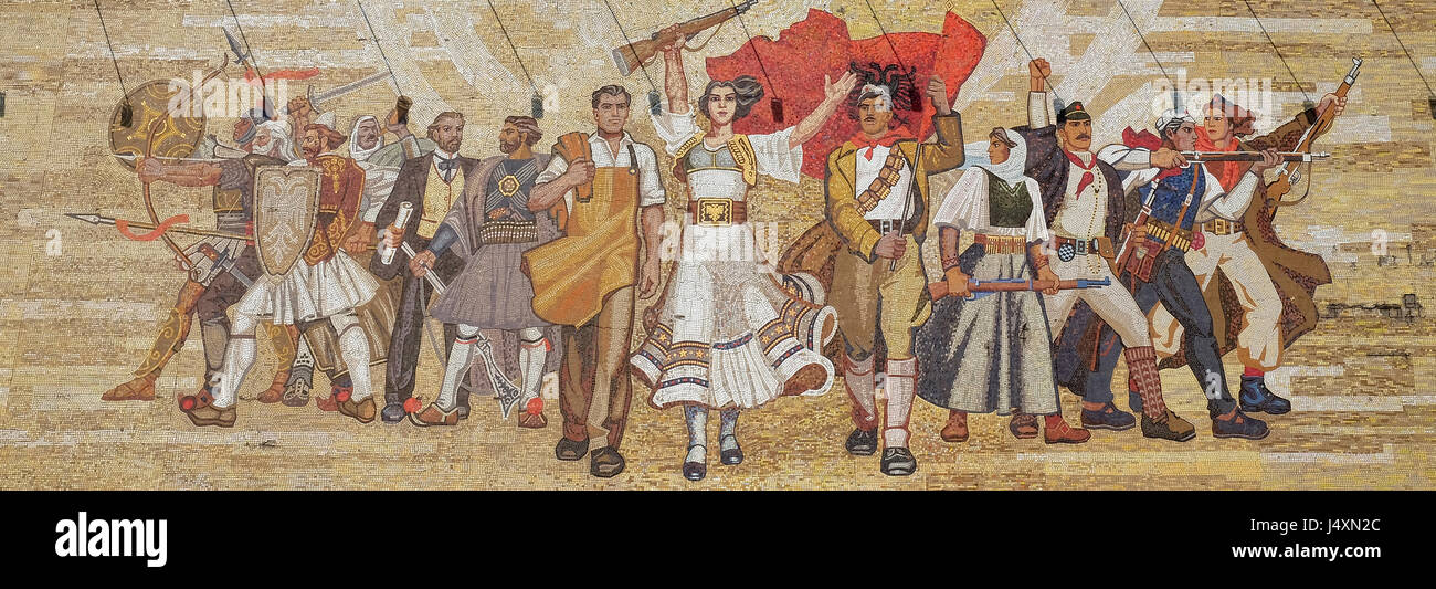 Mosaik über das Nationale Geschichtsmuseum mit sozialistischen Propaganda und heroischen revolutionär, Tirana, Albanien Stockfoto