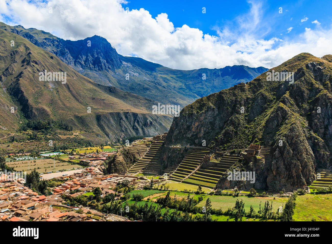 Ollantaytambo, Peru. Inka-Festung mit Terrassen und Bügel-Hügel. Stockfoto