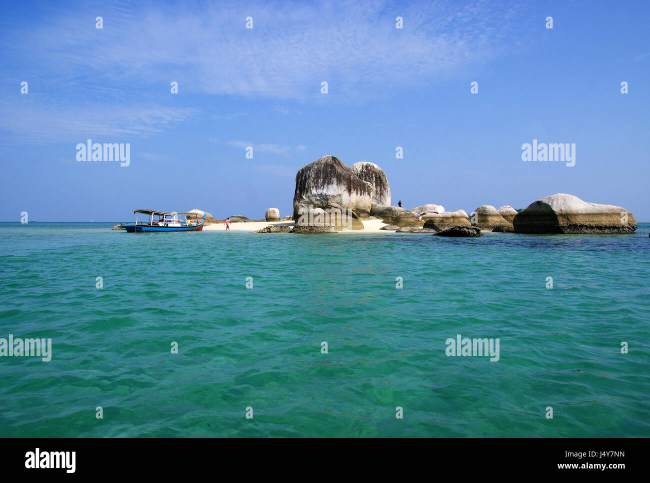 Kleine Insel mit Granit Felsen Bildung in Belitung, Batu Berlayar Insel Stockfoto