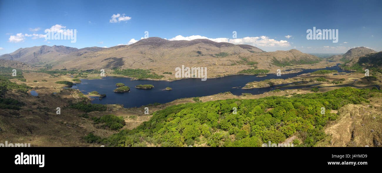 Birds Eye View Aerial Panoramablick auf Killarney National Park auf dem Ring of Kerry, County Kerry, Irland. Schöne Panorama malerische Antenne Natur Stockfoto